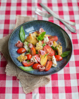 Italian panzanella salad