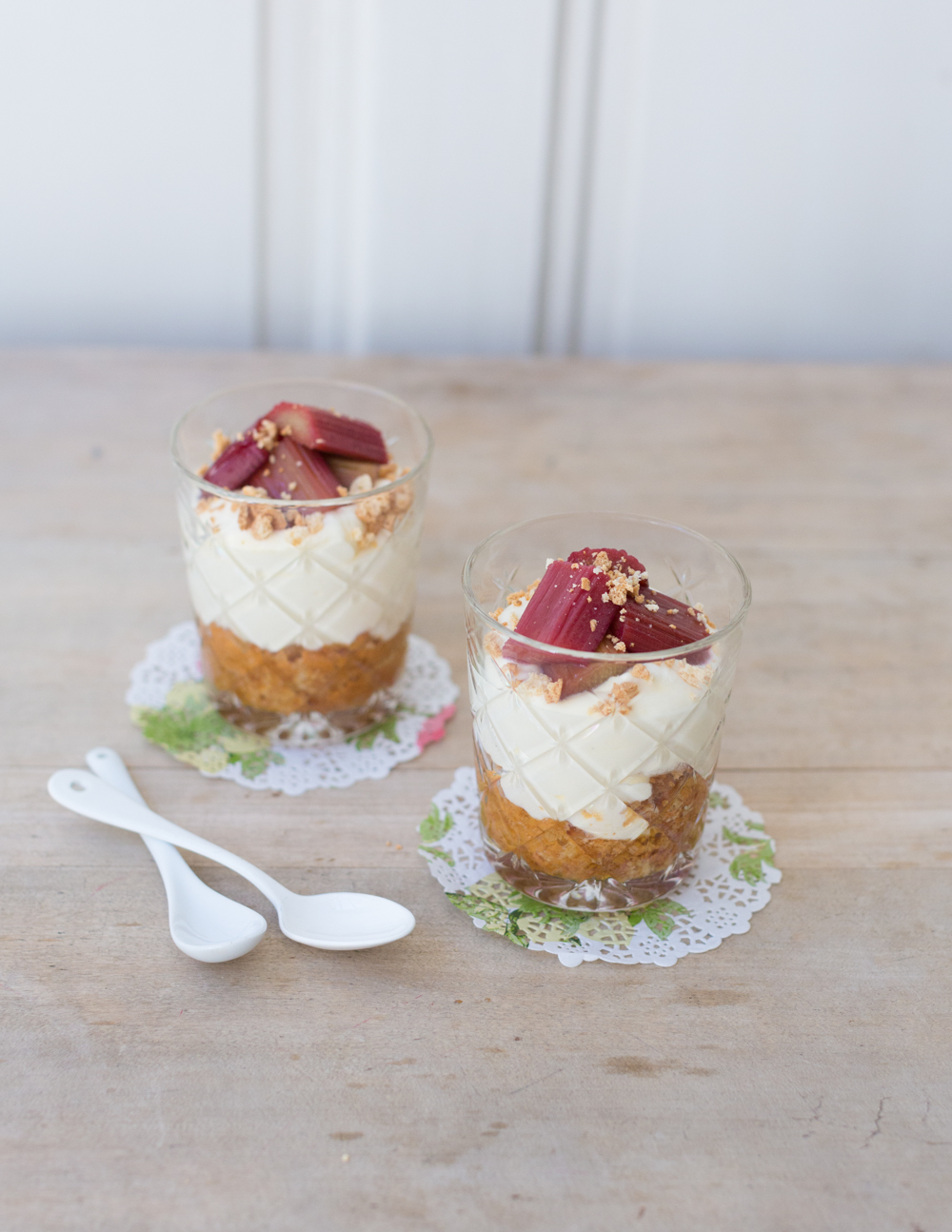 Beautiful Easy Rhubarb Amaretti Trifle ⋆ Anne&amp;#39;s KitchenAnne&amp;#39;s Kitchen