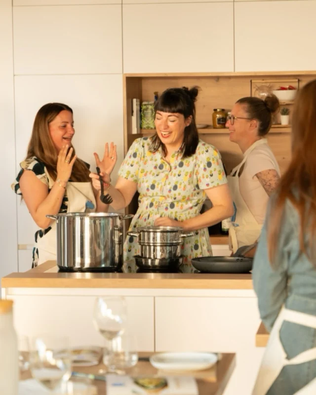 Want to win the chance to cook with me?! I’ve paired up with @lemoulin1704 to celebrate their 5th anniversay – and we’re organizing an intimate dinner party together! 8 people will get to cook a 3-course menu with me, Thursday evening 12th June. We’ll enjoy some bubbles 🥂 and make my delicious summery Wäinzoossiss pasta 🍝and other treats!
.
6 spots have already been won through the QR codes on Le Moulin’s packaging, and we have 2 more spots to give away here. So, for your chance to win 1 spot for 2 people, enter this giveaway here!
.
HOW TO ENTER:
1. Follow both accounts @anneskitchen and @lemoulin1704
2. Comment below: tell us what your favourite pasta shape is
3. And tag1 foodie-friend who you would take along to our dinner party at Le Moulin
4. EXTRA ADDITONAL ENTRY:
Share this post in your Insta-stories
.
Good Luck to you all 🌟
.
Contest closes Sunday 1st June at midnight. The winner will be drawn on Monday 2nd June 🗓️
.
Only 1 comment per person. Extra entry via IG story share.
.
❗️❗️❗️ Please be aware of fake accounts that might contact you to say you won the giveaway! DO NOT engage with the fake accounts and report them ❗️❗️❗️
.
This contest is in no way sponsored, endorsed or administered by, or associated with, Instagram
.
#lemoulin1704 #lemoulin #igerslux #luxembourg #letzebuerg #luxembourglife